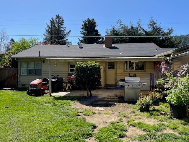 87 Manzanita Avenue, Redway, CA 95560