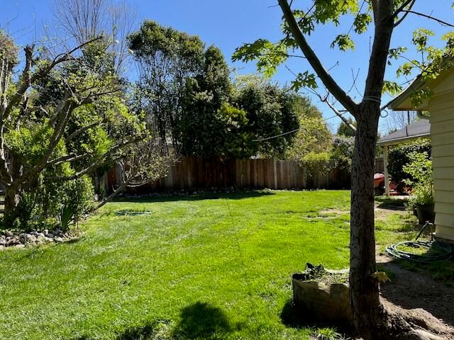 87 Manzanita Avenue, Redway, CA 95560