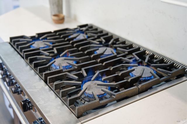 32 Edgewood Ave, Mill Valley, CA 94941