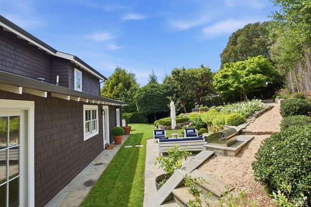 32 Edgewood Ave, Mill Valley, CA 94941