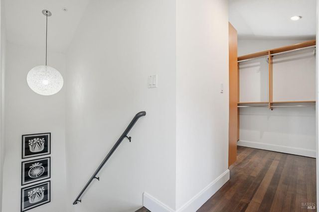 32 Edgewood Ave, Mill Valley, CA 94941