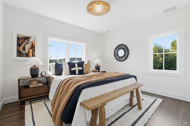 32 Edgewood Ave, Mill Valley, CA 94941