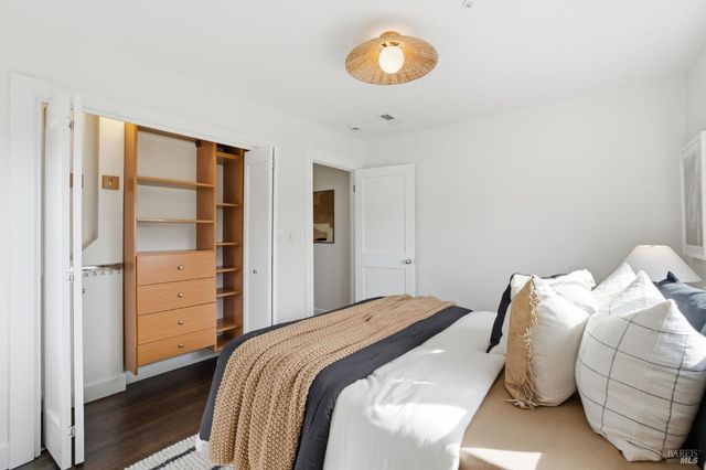 32 Edgewood Ave, Mill Valley, CA 94941