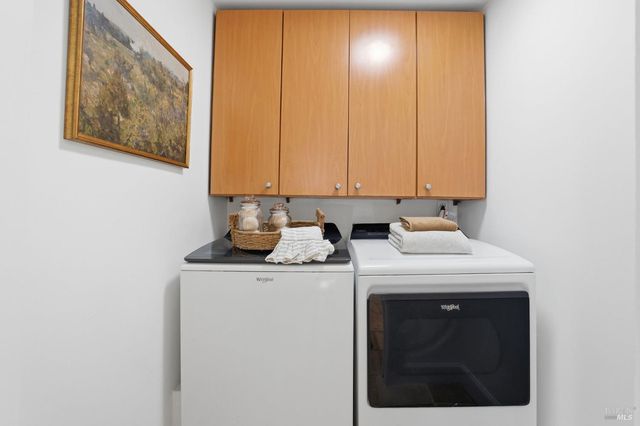 32 Edgewood Ave, Mill Valley, CA 94941