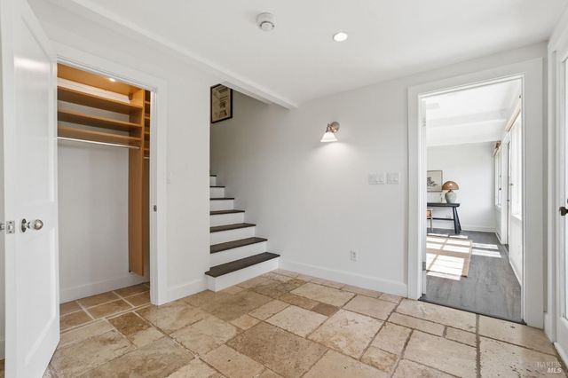 32 Edgewood Ave, Mill Valley, CA 94941