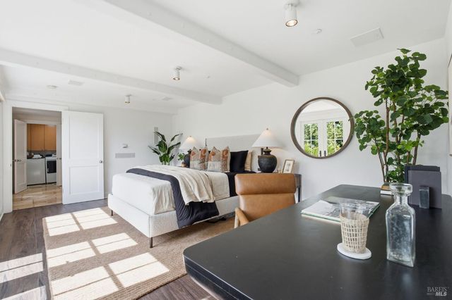 32 Edgewood Ave, Mill Valley, CA 94941