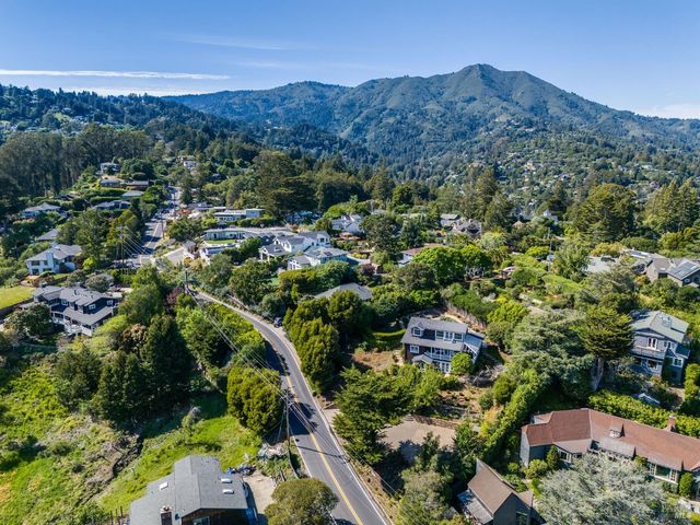 32 Edgewood Ave, Mill Valley, CA 94941