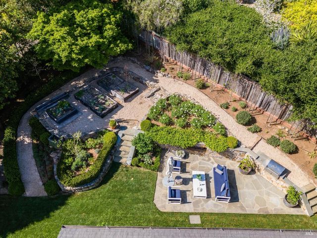 32 Edgewood Ave, Mill Valley, CA 94941