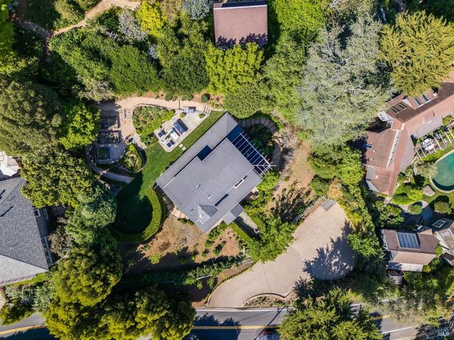 32 Edgewood Ave, Mill Valley, CA 94941
