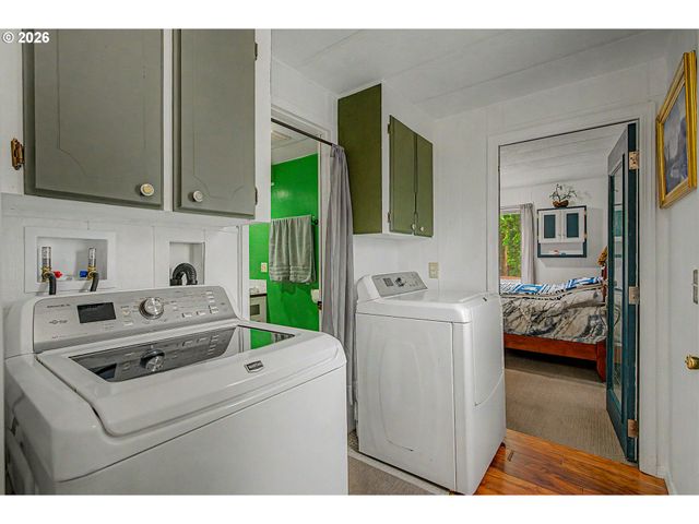 13055 Se STARK St 5, Portland, OR 97233