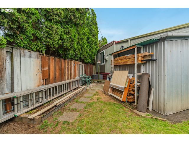13055 Se STARK St 5, Portland, OR 97233
