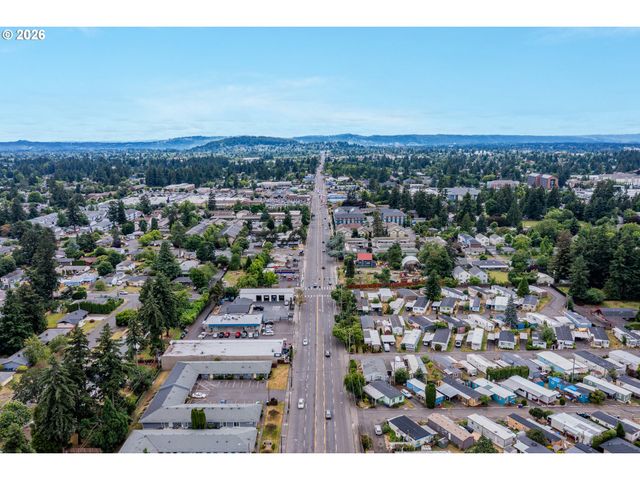 13055 Se STARK St 5, Portland, OR 97233
