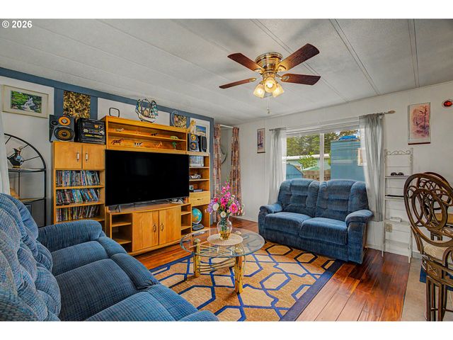 13055 Se STARK St 5, Portland, OR 97233