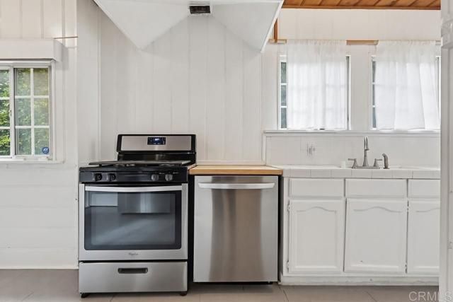 4904 7Th Avenue, Los Angeles, CA 90043