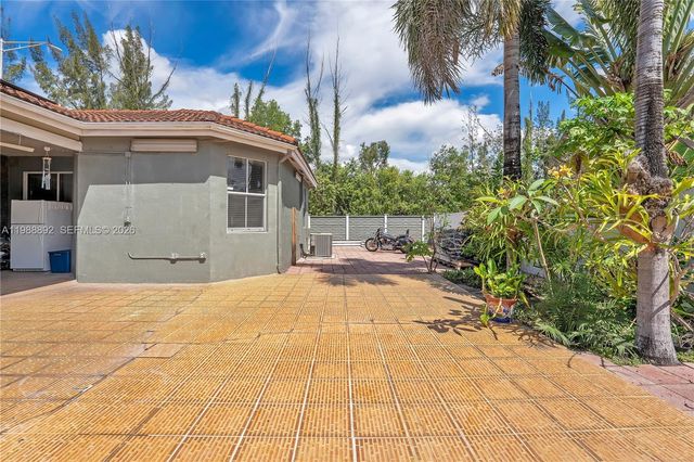 1173 NW 135th Court, Miami, FL 33182