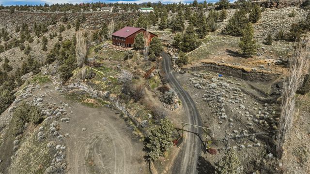 12550 NW Steelhead Falls Drive, Terrebonne, OR 97760