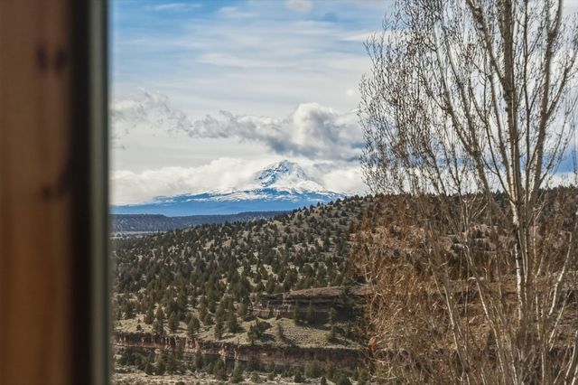 12550 NW Steelhead Falls Drive, Terrebonne, OR 97760