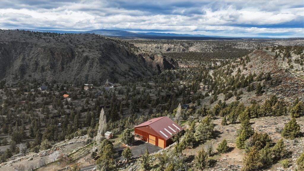 12550 NW Steelhead Falls Drive, Terrebonne, OR 97760