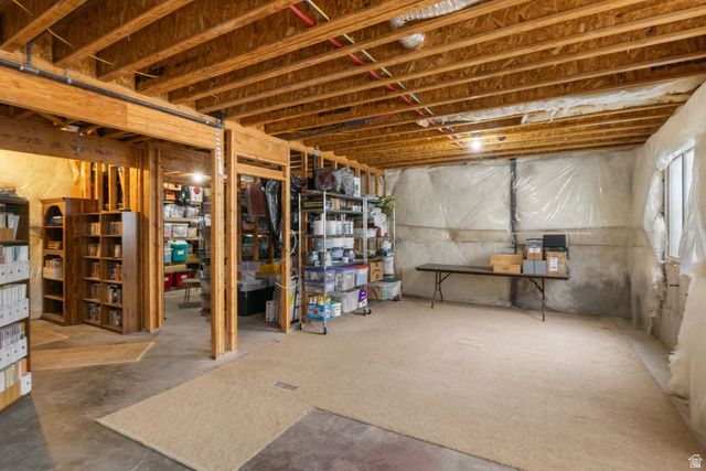 1733 N LYNDI LN, Saratoga Springs, UT 84045