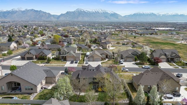 1733 N LYNDI LN, Saratoga Springs, UT 84045