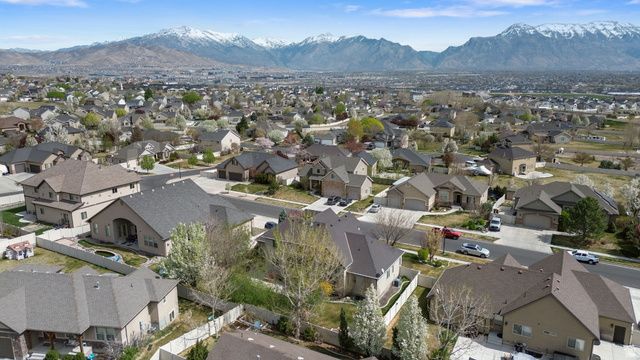 1733 N LYNDI LN, Saratoga Springs, UT 84045