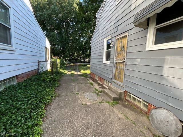15712 Westview Avenue, Cleveland, OH 44128
