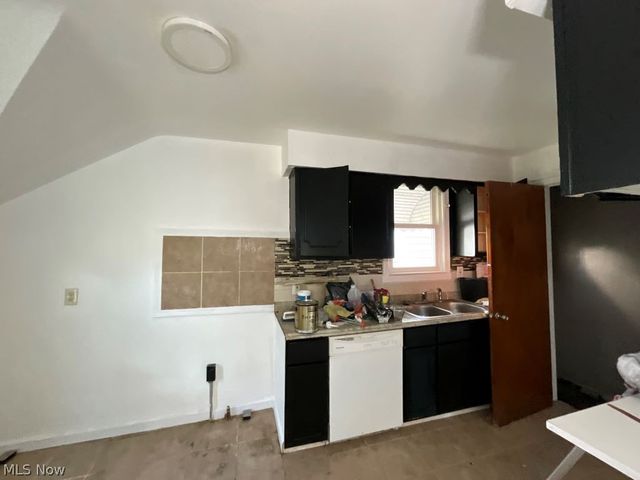 15712 Westview Avenue, Cleveland, OH 44128