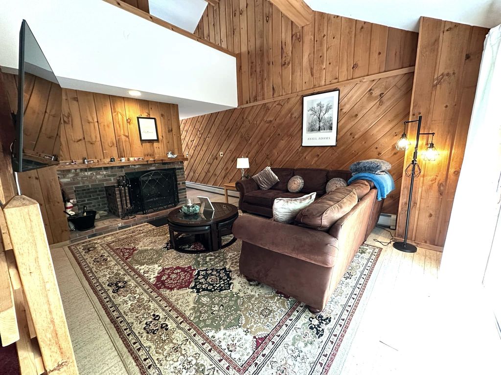 5E Polar Bear N, Dover, VT 05356