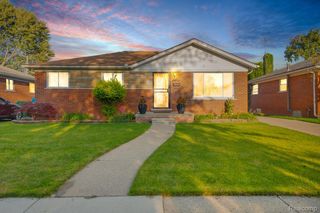 24880 Warrington Avenue, Eastpointe, MI 48021