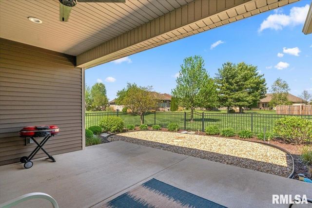 3901 WATERSTONE Way, Springfield, IL 62711