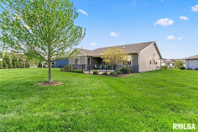 3901 WATERSTONE Way, Springfield, IL 62711