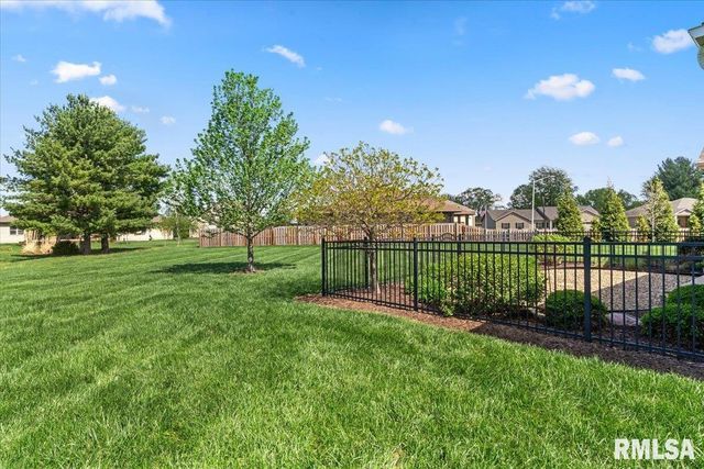 3901 WATERSTONE Way, Springfield, IL 62711