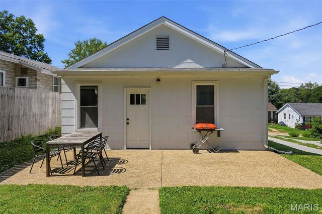7614 Weaver Avenue, Maplewood, MO 63143