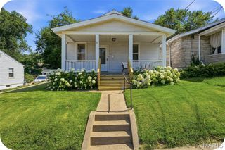 7614 Weaver Avenue, Maplewood, MO 63143