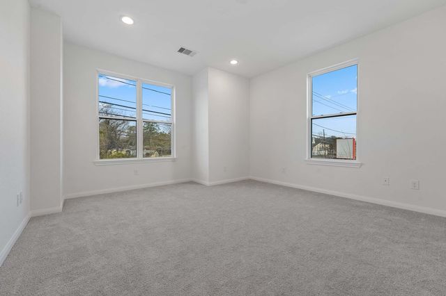 102 E 44th Street C, Houston, TX 77018