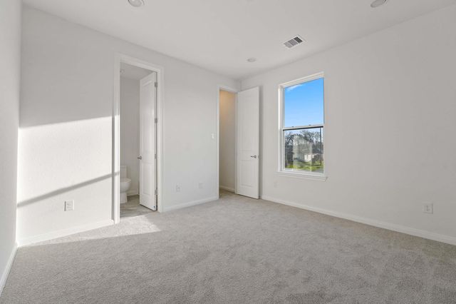 102 E 44th Street C, Houston, TX 77018