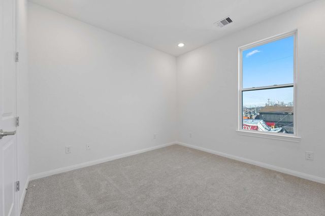 102 E 44th Street C, Houston, TX 77018