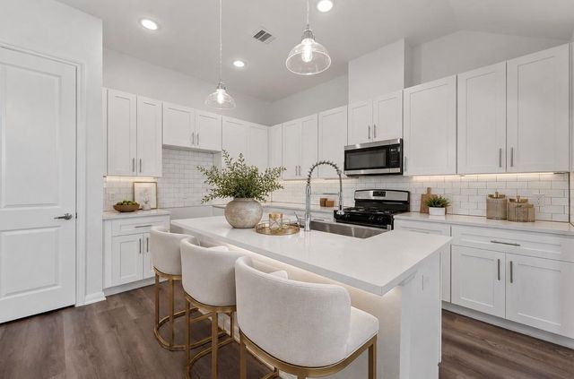 102 E 44th Street C, Houston, TX 77018