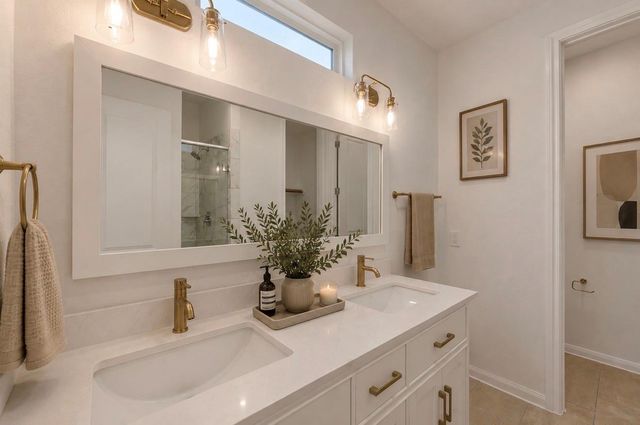 102 E 44th Street C, Houston, TX 77018