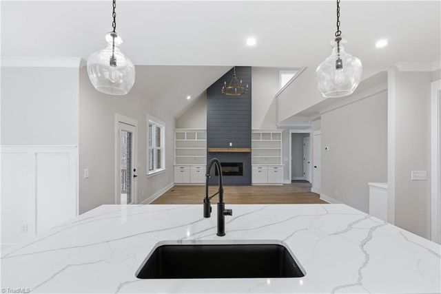 429 Wentworth Drive, Winston-salem, NC 27107