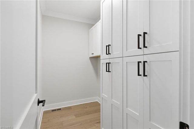 429 Wentworth Drive, Winston-salem, NC 27107