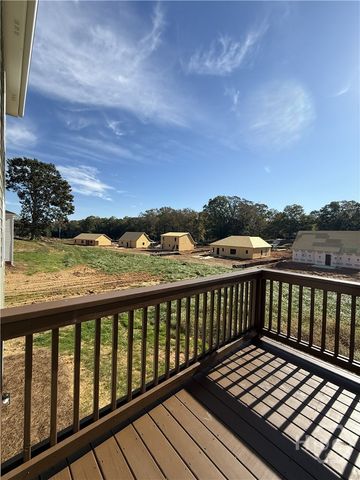 190 Charlotte Circle, Statham, GA 30666