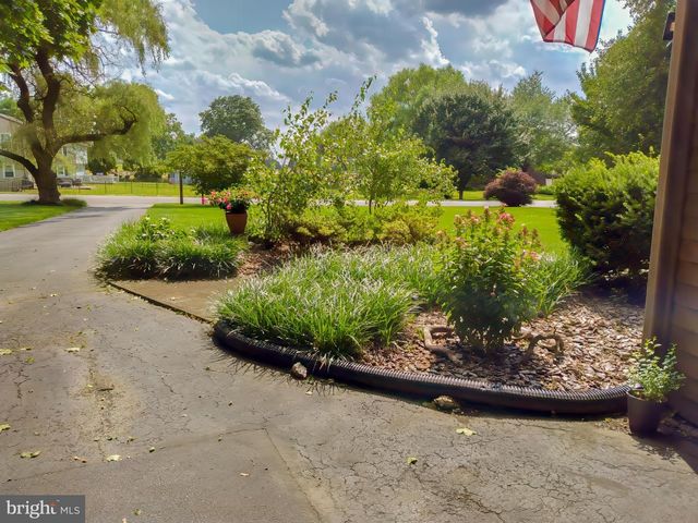 622 SHELLEY CT, Lititz, PA 17543