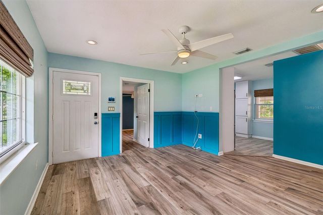 1304 E KNOLLWOOD STREET, Tampa, FL 33604