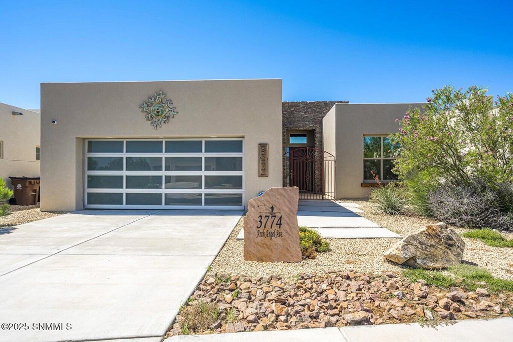 3774 Archangel Avenue, Las Cruces, NM 88012