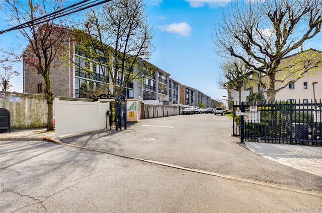 550 115th Street 550D, College Point, NY 11356