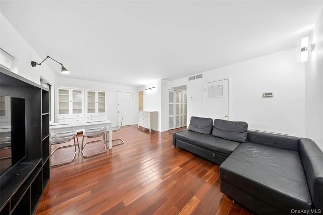 550 115th Street 550D, College Point, NY 11356