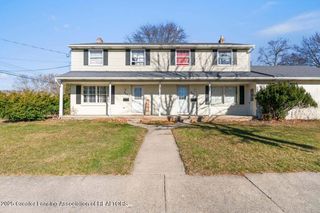 3600-3602 Sandhurst Drive, Lansing, MI 48911