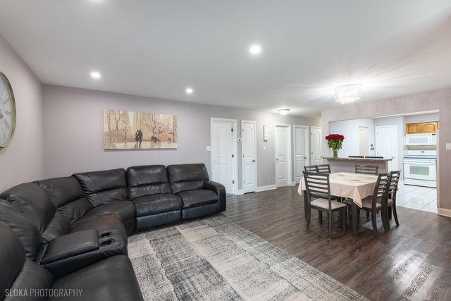 3023 N Paris Avenue 206, River Grove, IL 60171