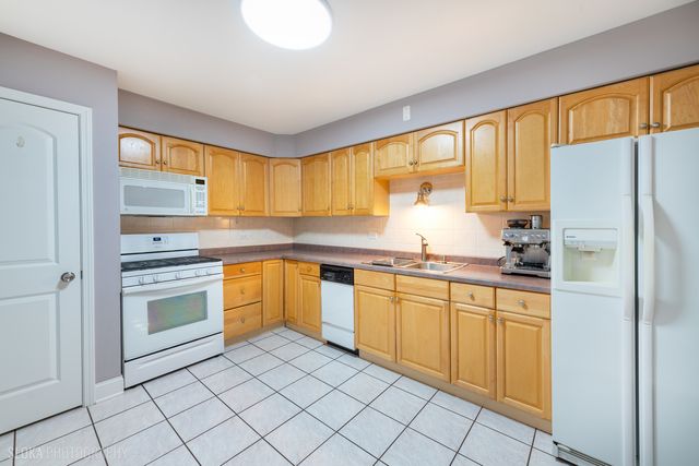 3023 N Paris Avenue 206, River Grove, IL 60171